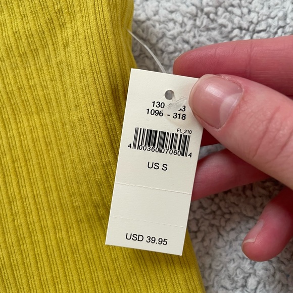 NWT Zip Up Crop Tank - Picture 6 of 8